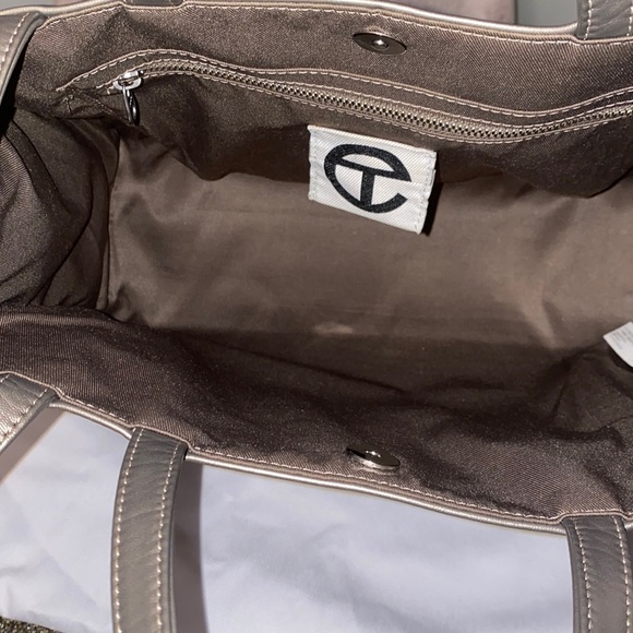 Telfar Medium Bronze Shopping Bag - Picture 4 of 8